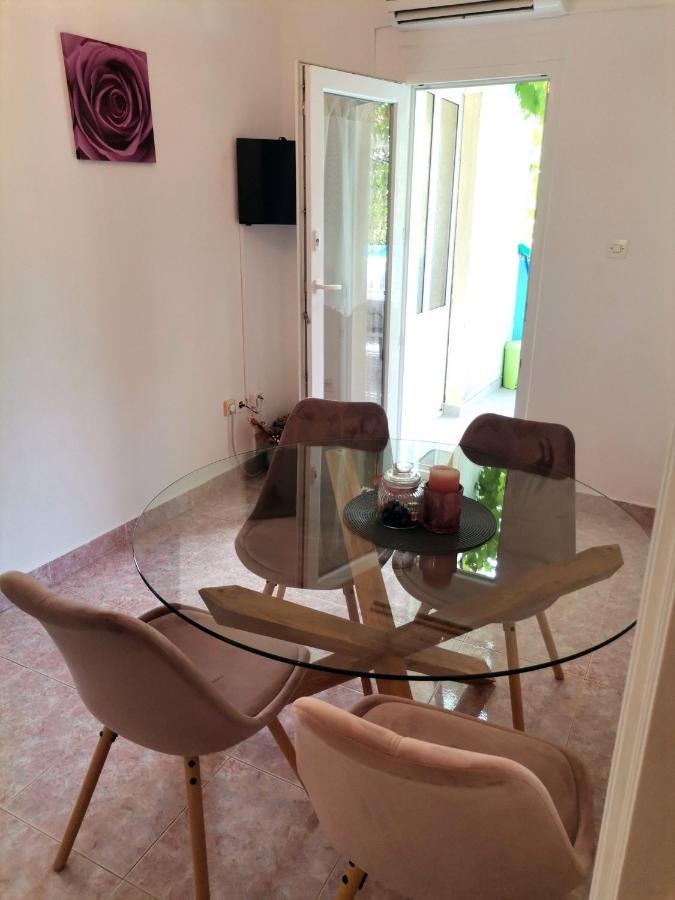 Family Friendly Apartments With A Swimming Pool Supetarska Draga - Donja, Rab - 2019 Exterior foto