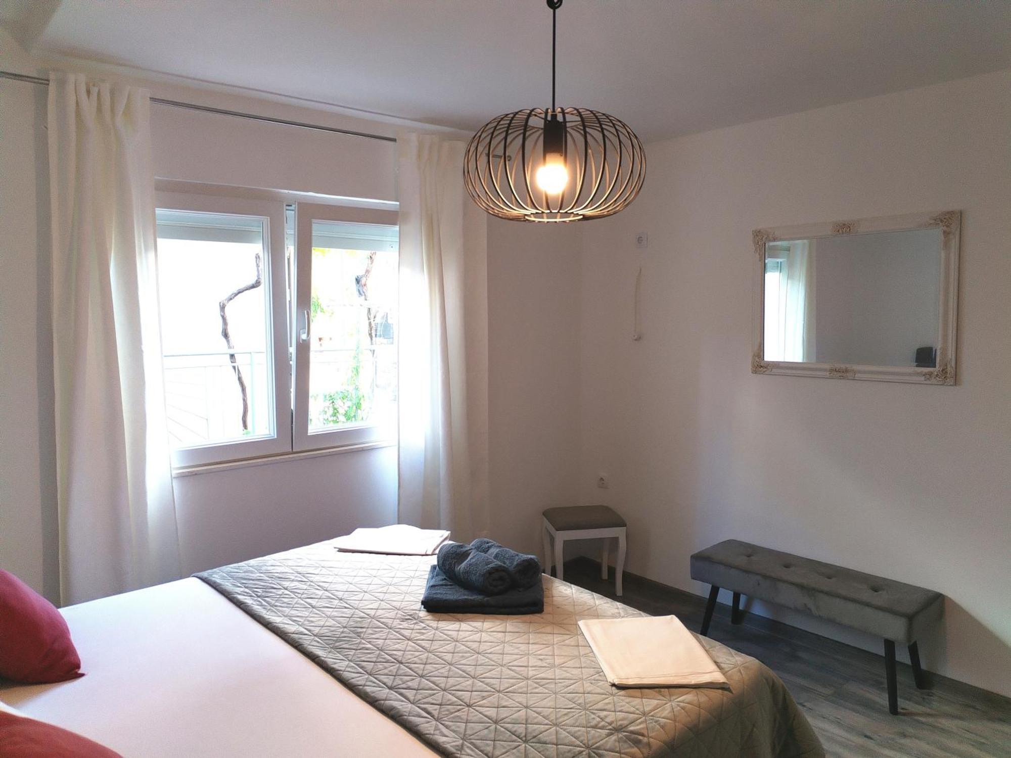 Family Friendly Apartments With A Swimming Pool Supetarska Draga - Donja, Rab - 2019 Quarto foto